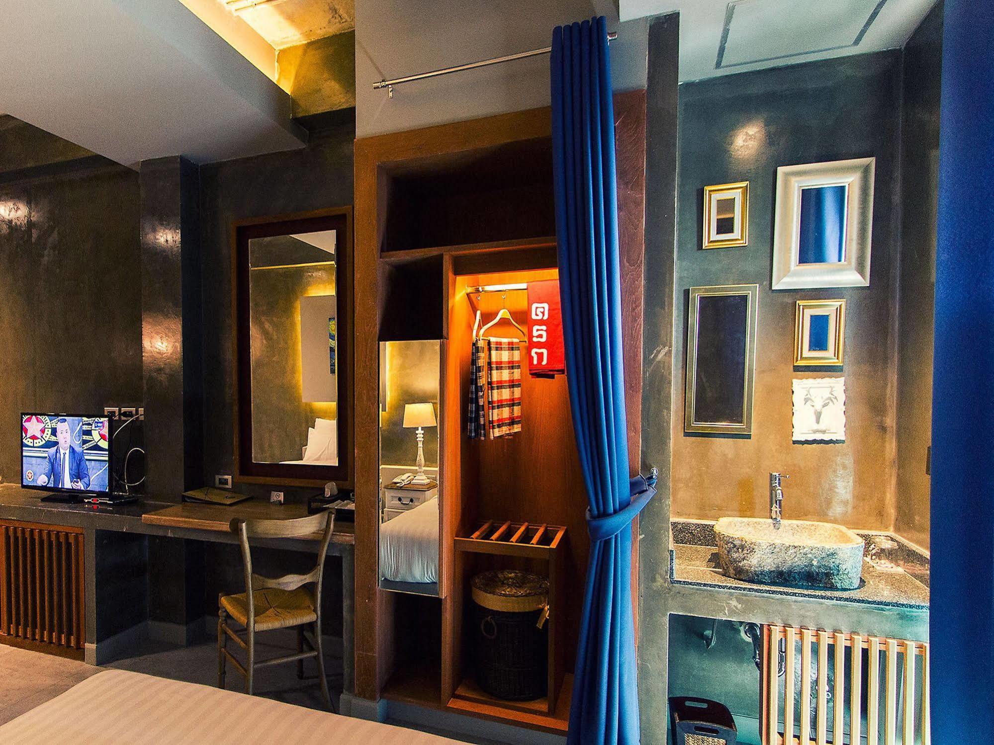 Kroque Boutique & Bistro Ang Sila Exteriör bild